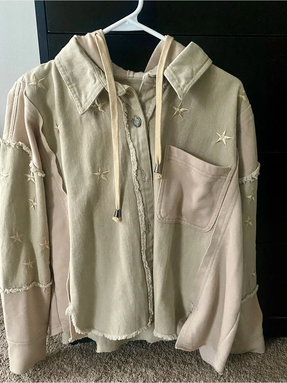Veveret Star-Embroidered Utility Jacket in Beige NWOT - Picture 1 of 3